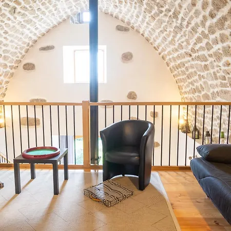 Casa de Férias De La Cascade 6/8 Pers à Rûnes Le Pont-de-Montvert