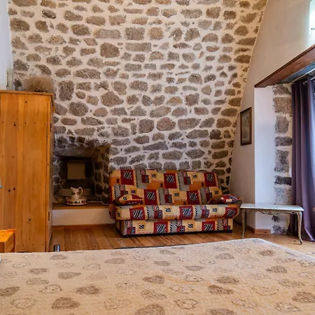 Casa de Férias De La Cascade 6/8 Pers à Rûnes